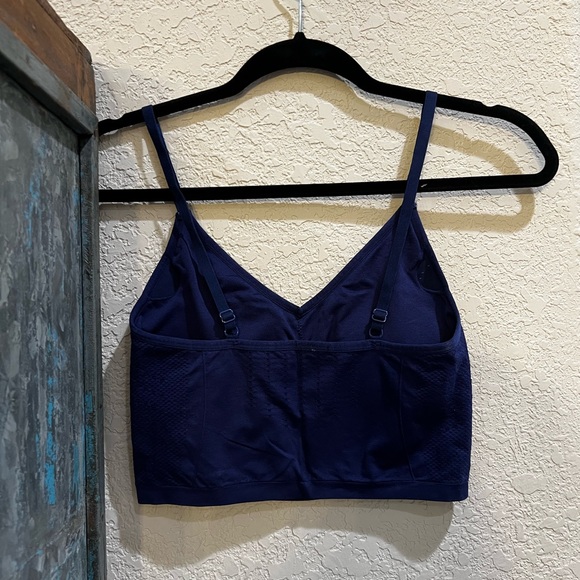 Fabletics Workout Top Size S - Picture 2 of 2